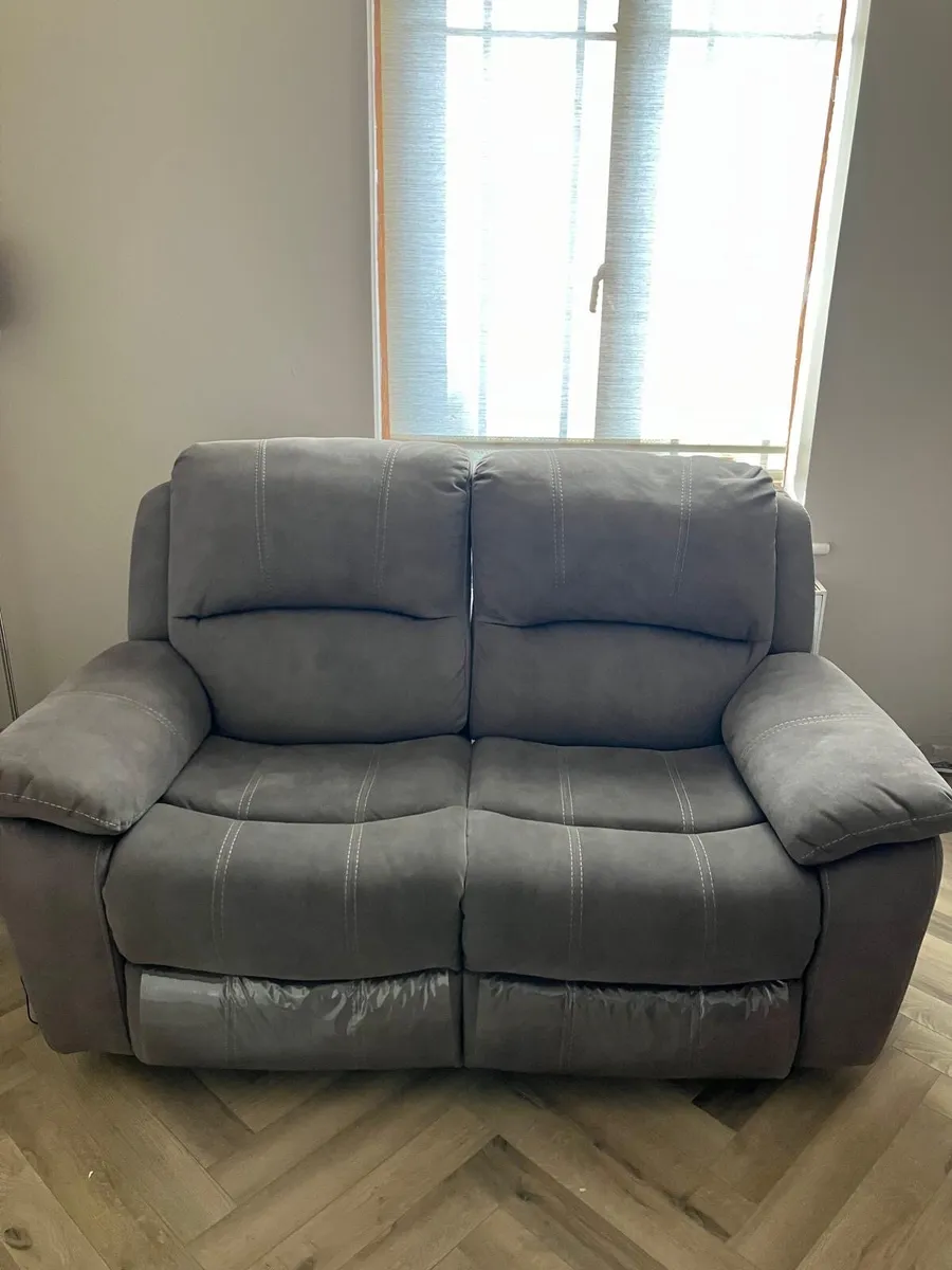 2 Seater power Recliner - Image 1