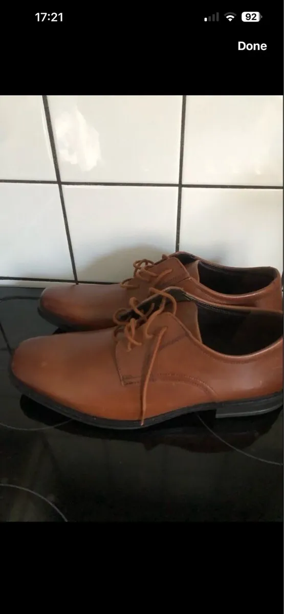 Mens new Clark’s shoes size 8 €30 - Image 2