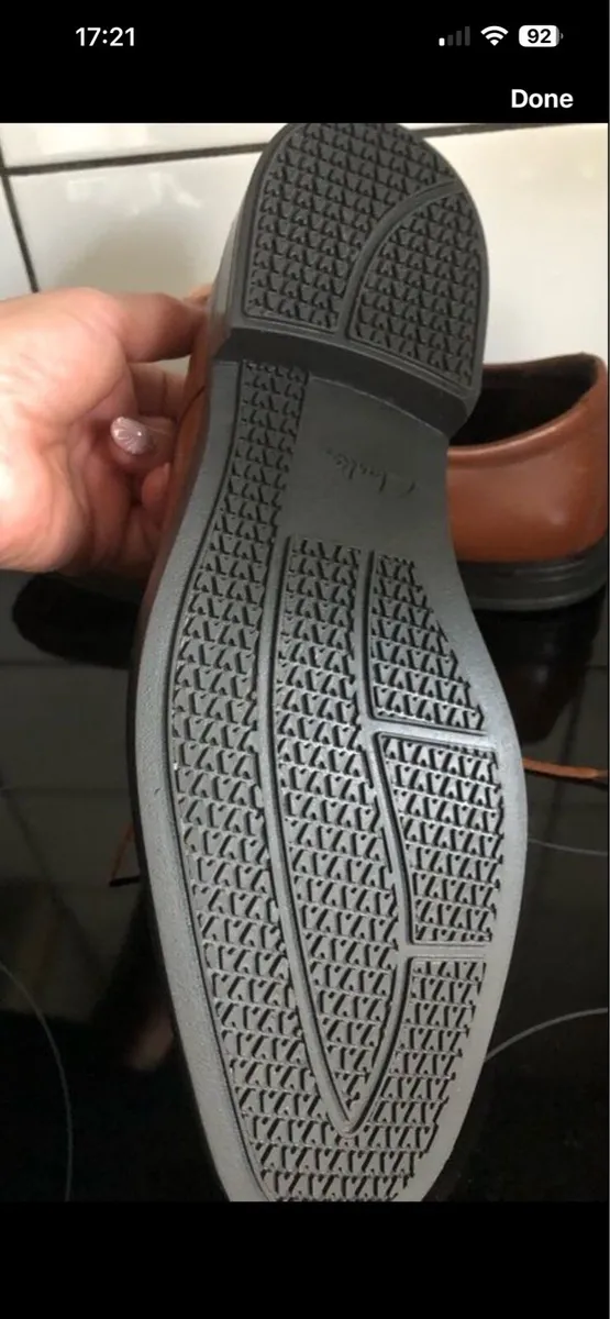 Mens new Clark’s shoes size 8 €30 - Image 3