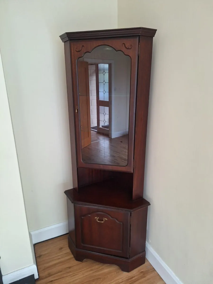 2x Vintage Mahogany veneer display cabinet .70each