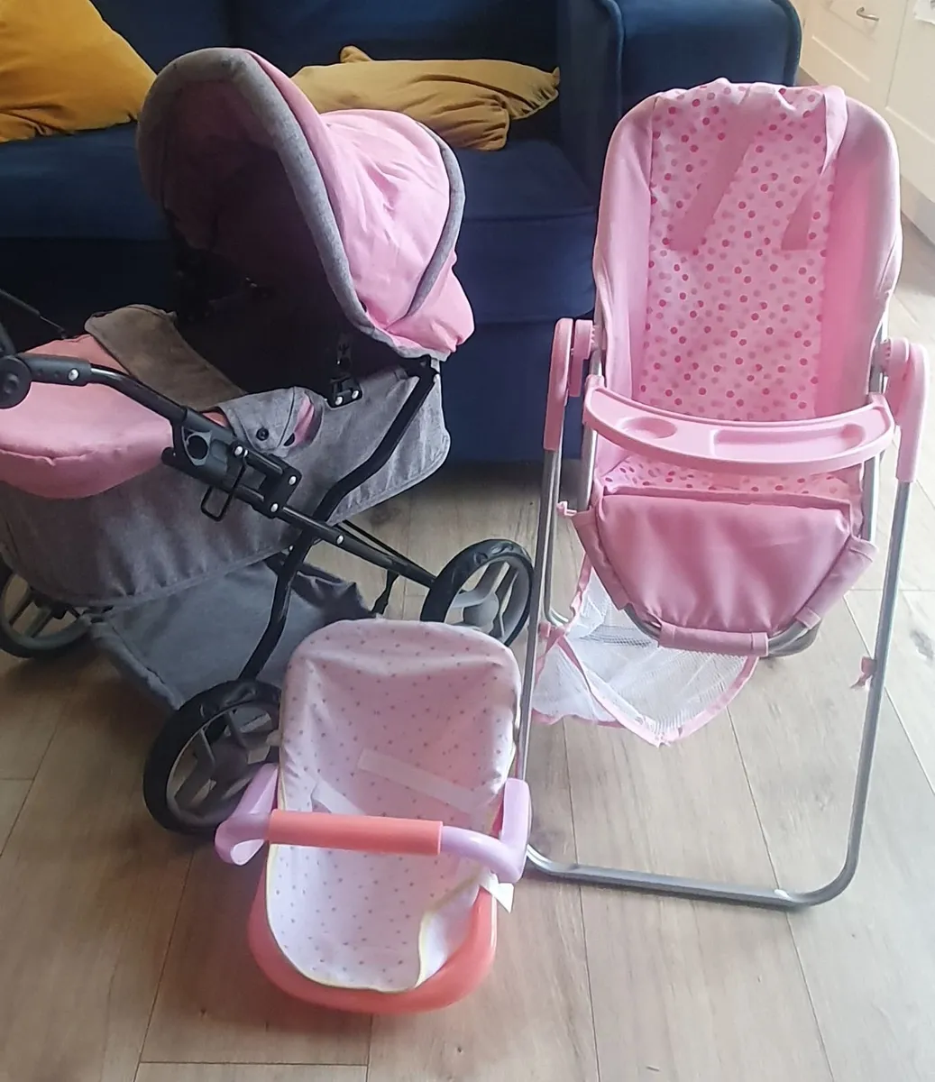 Dolls pram and bundle - Image 1
