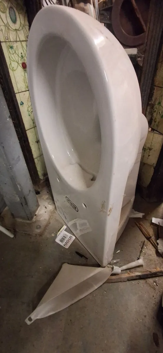 Concealed cistern toilet - Image 2