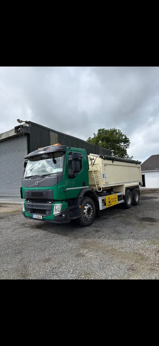 Volvo 6x4 Automatic Insulated Tipper - Image 1