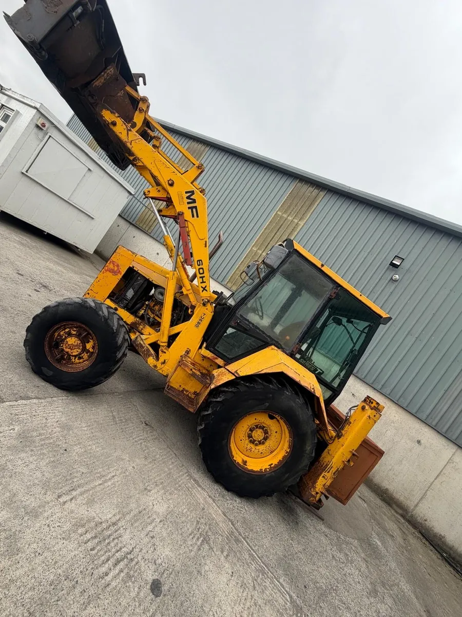 Massey 60Hx loader digger - Image 2