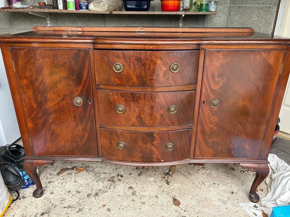 Cabinet - Image 1