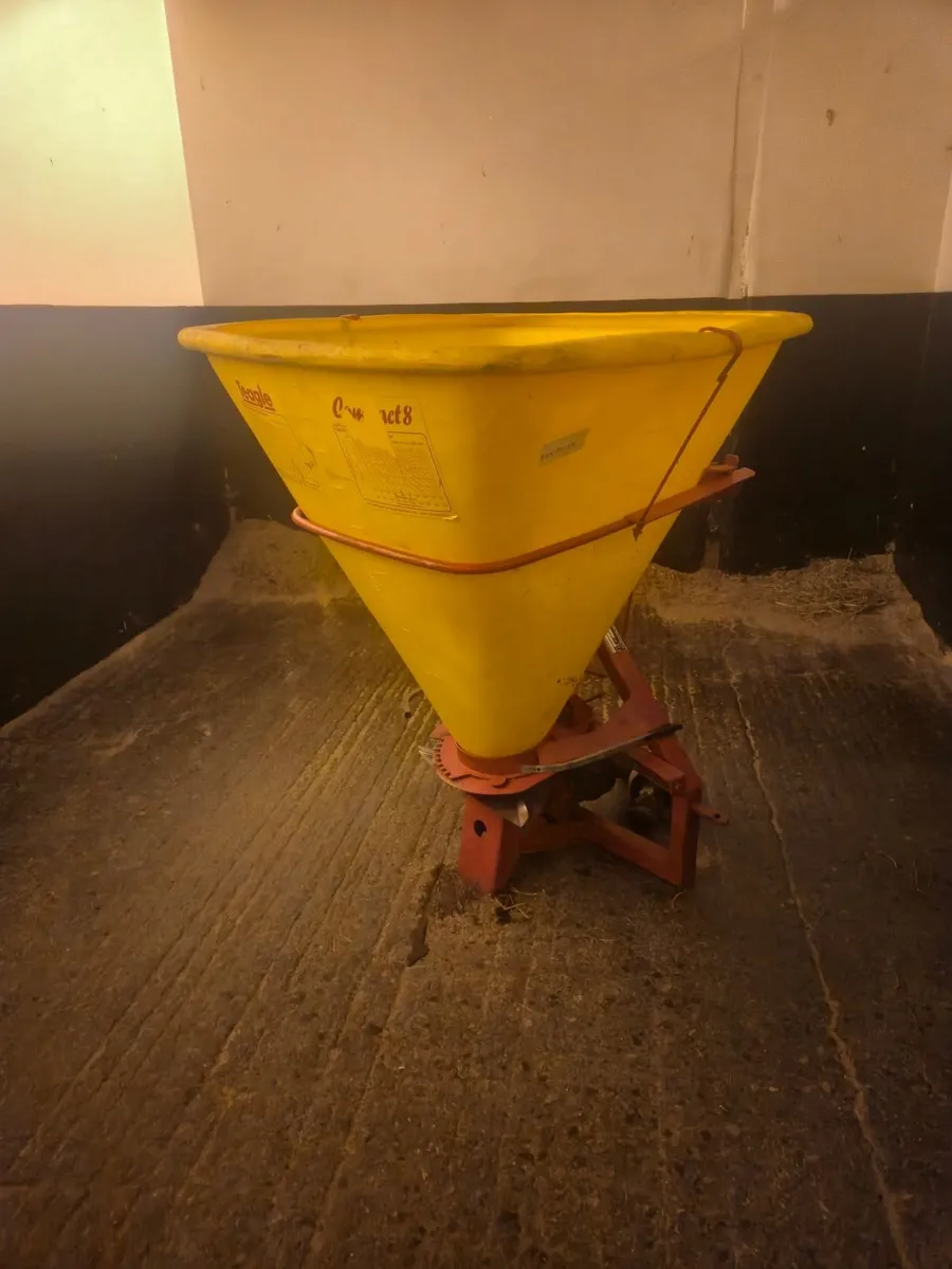 Teagle Fertiliser spreader 500kg NEED GONE!! ono - Image 4