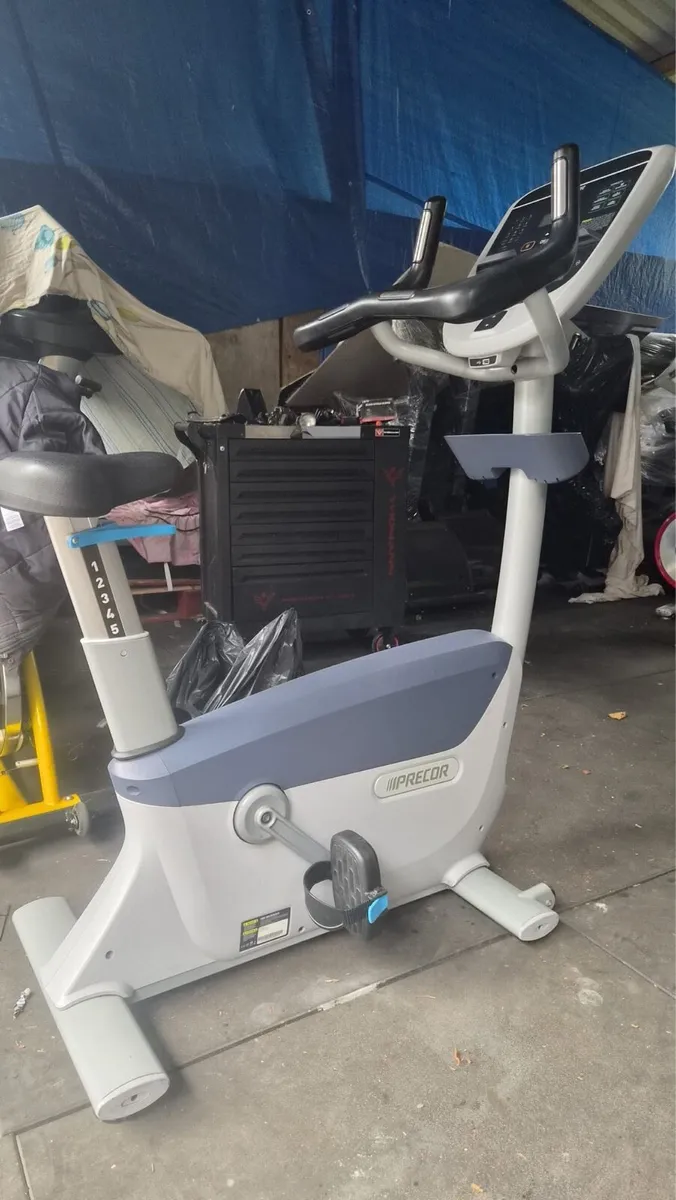 ⭐️🔥PRECOR UBK885 UPRIGHT BIKE🔥⭐️ - Image 2