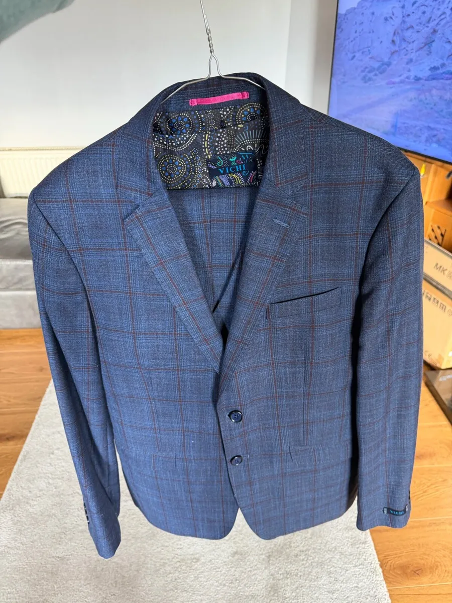 Men’s 3 Piece Suit - Image 2