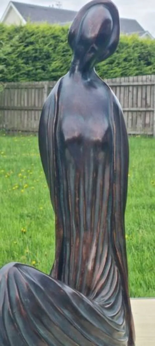 "Serene Geisha" sculpture - Image 4