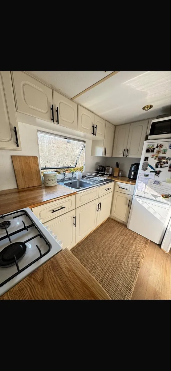 Mobile home - Image 1