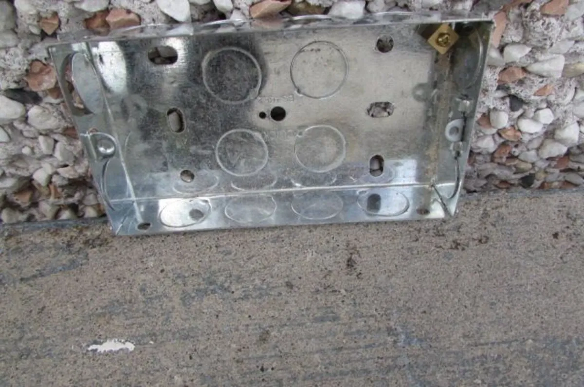 2 Gang Flush Metal Boxes x 20 for Sale - Image 2
