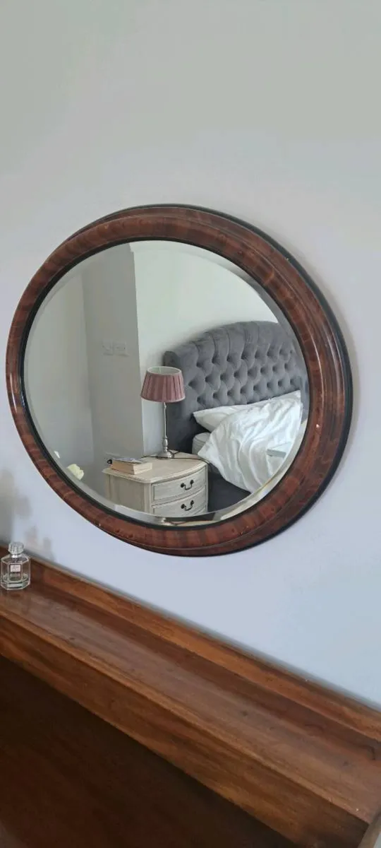 Mirror - Image 1