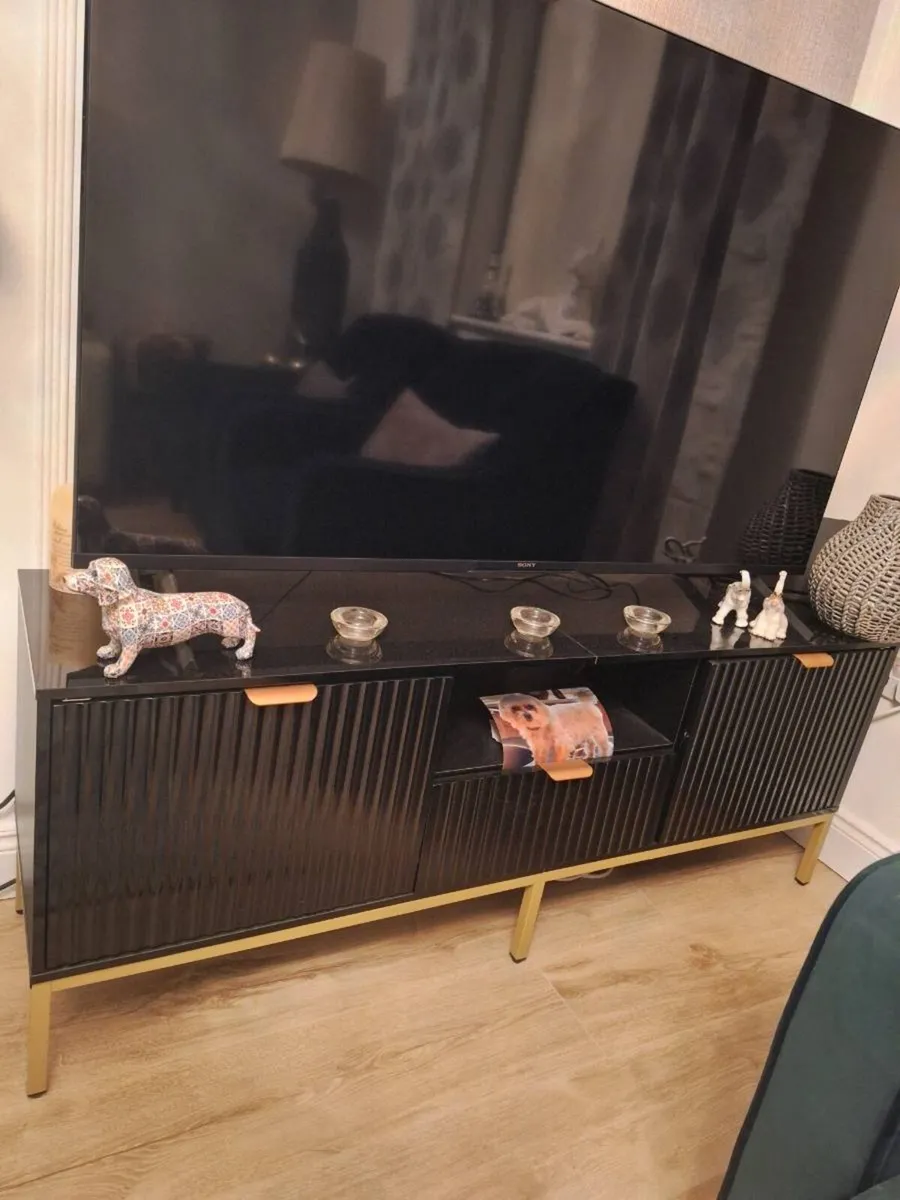Sideboard for large TV - Image 4