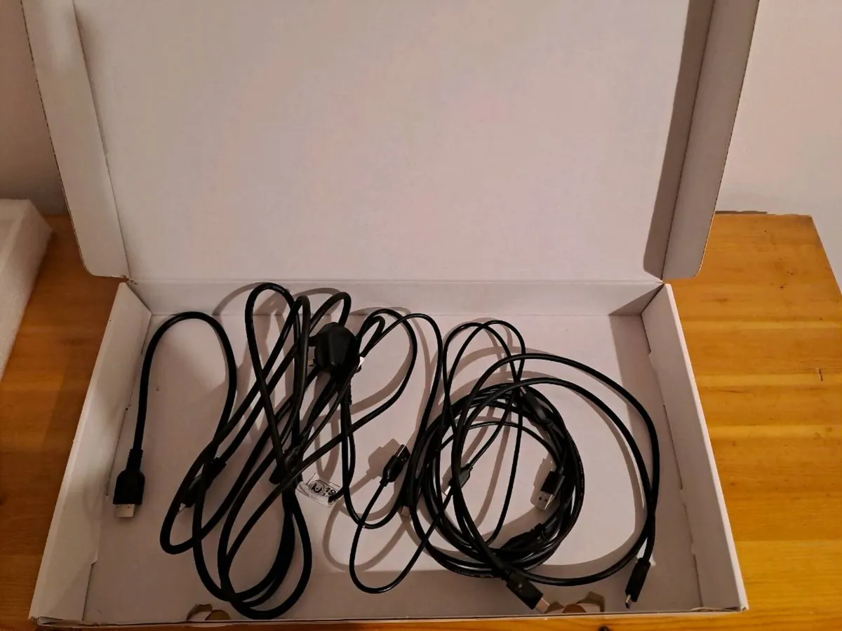 Ps5 slim with other accessories - Image 2