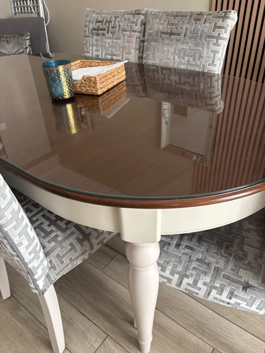 Wooden extendable dining table 6 chairs 3 stools - Image 2