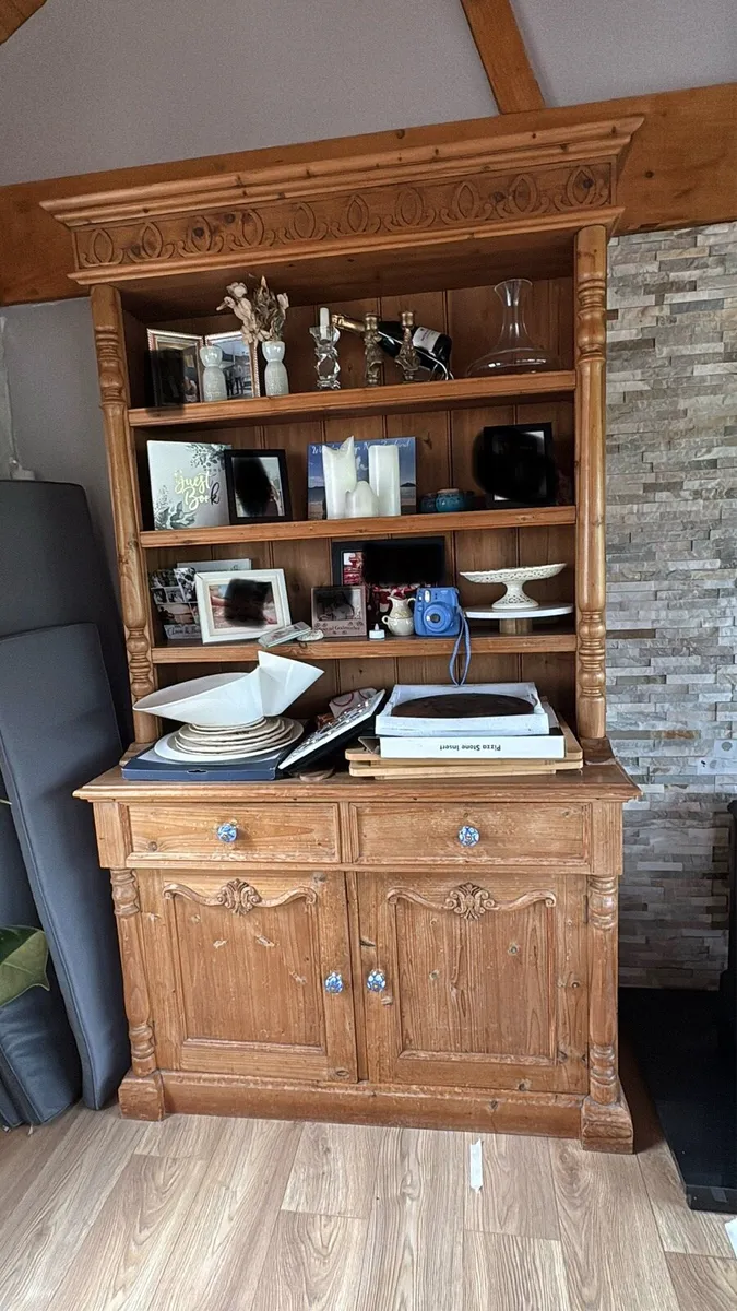 Kitchen dresser