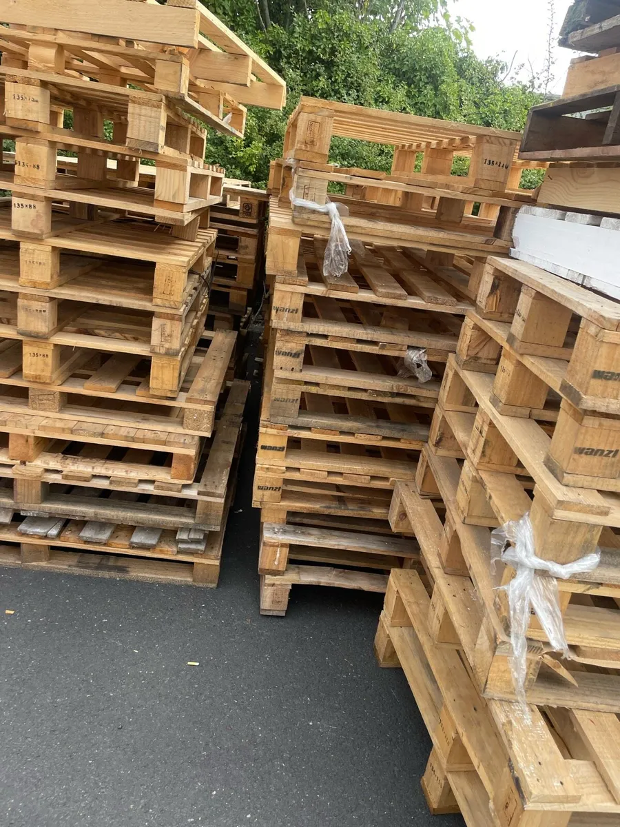 Damaged Pallets €1 - Image 1