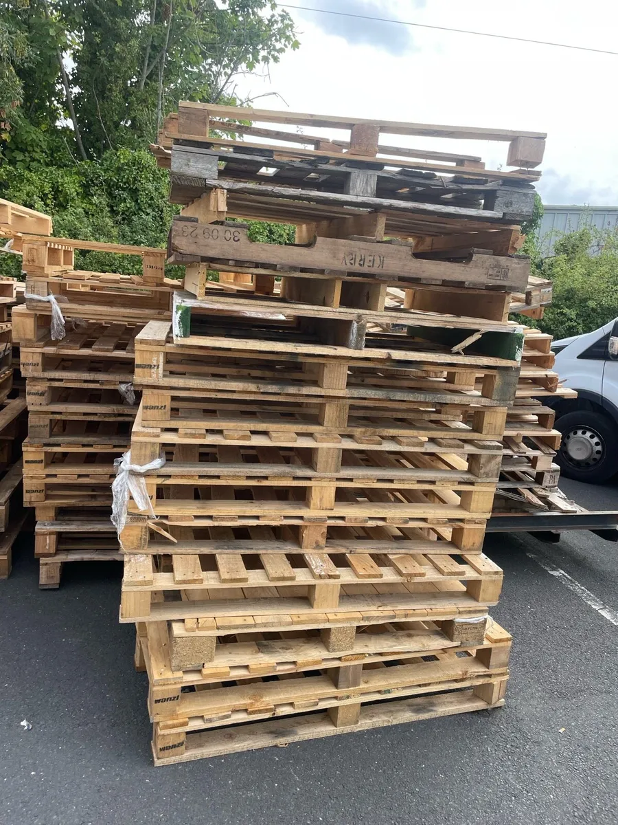 Damaged Pallets €1 - Image 3