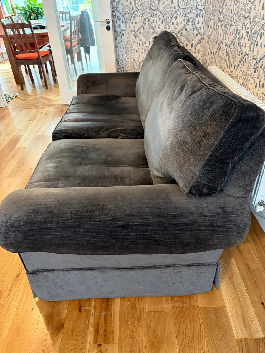 Couch - Image 2