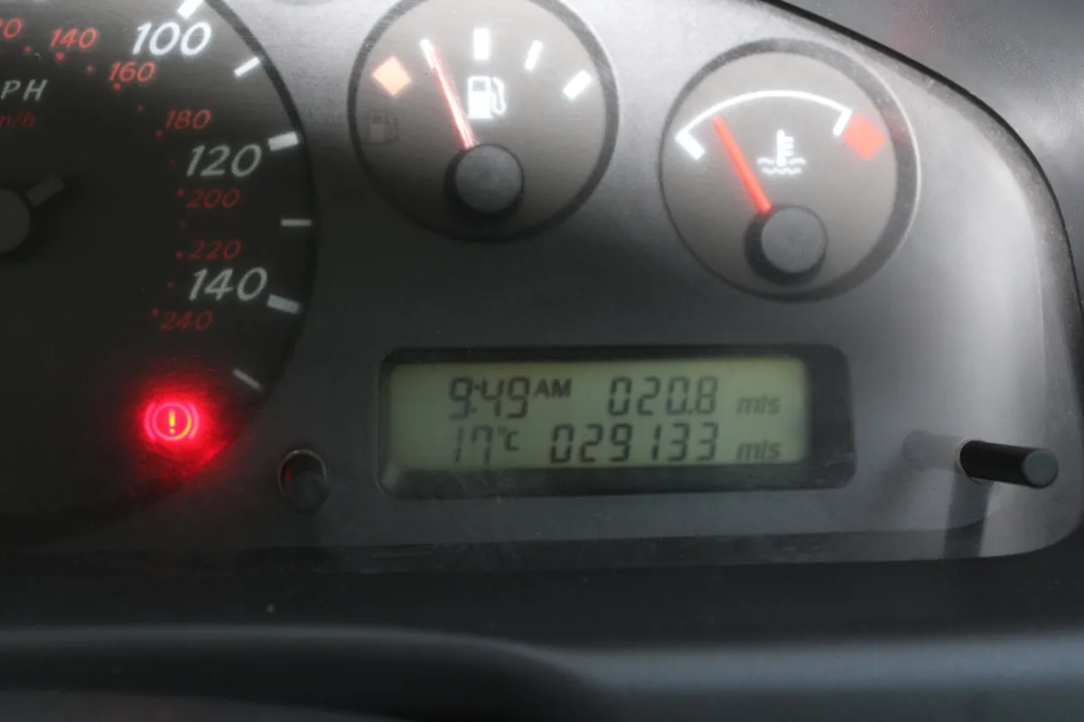2002 NISSA ALMERA 1.5 SALOON - Image 3
