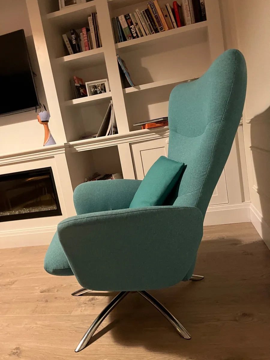 Living room chair - Image 2