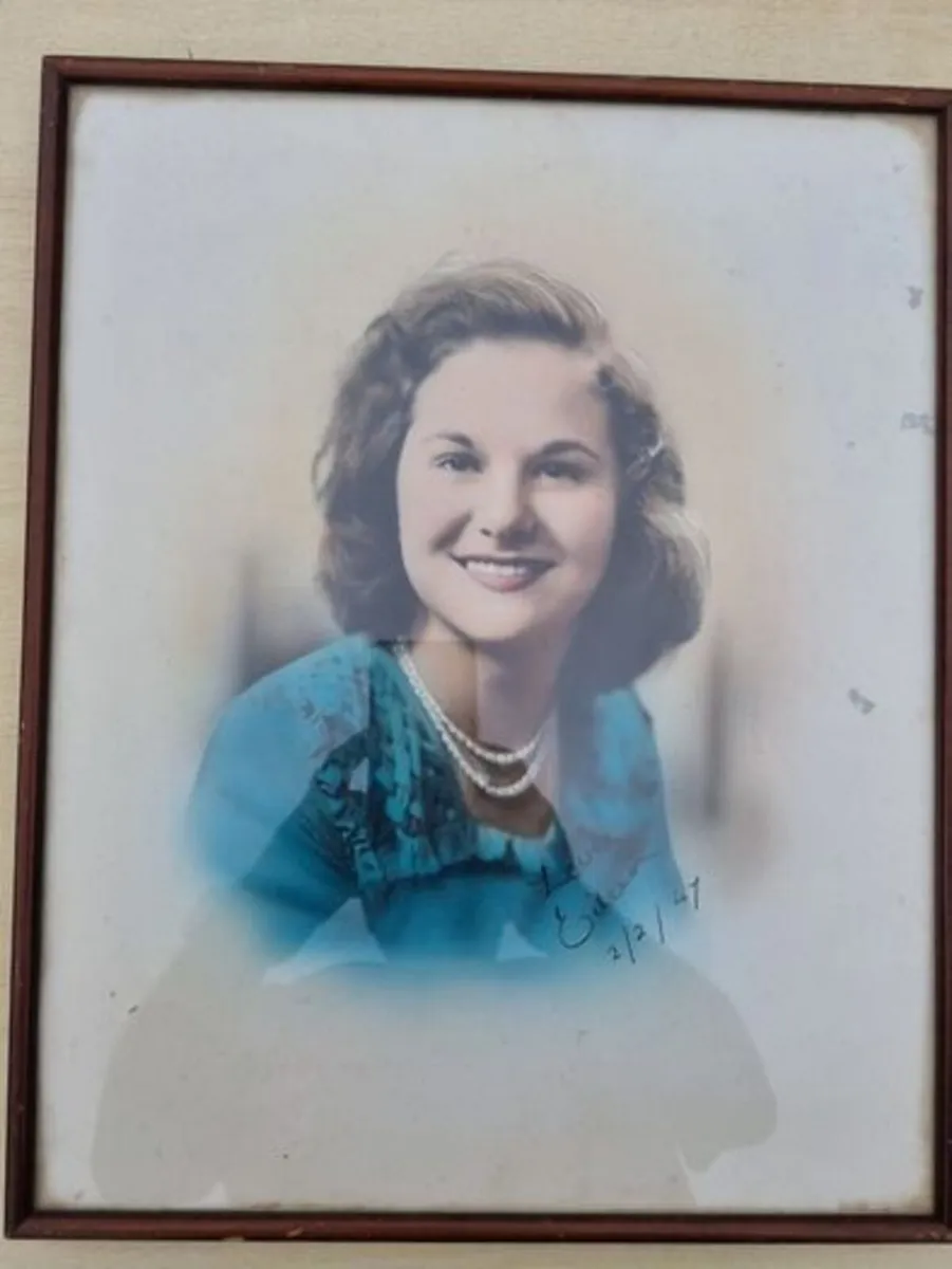 Archival, hand-colored portrait of a woman - Image 4