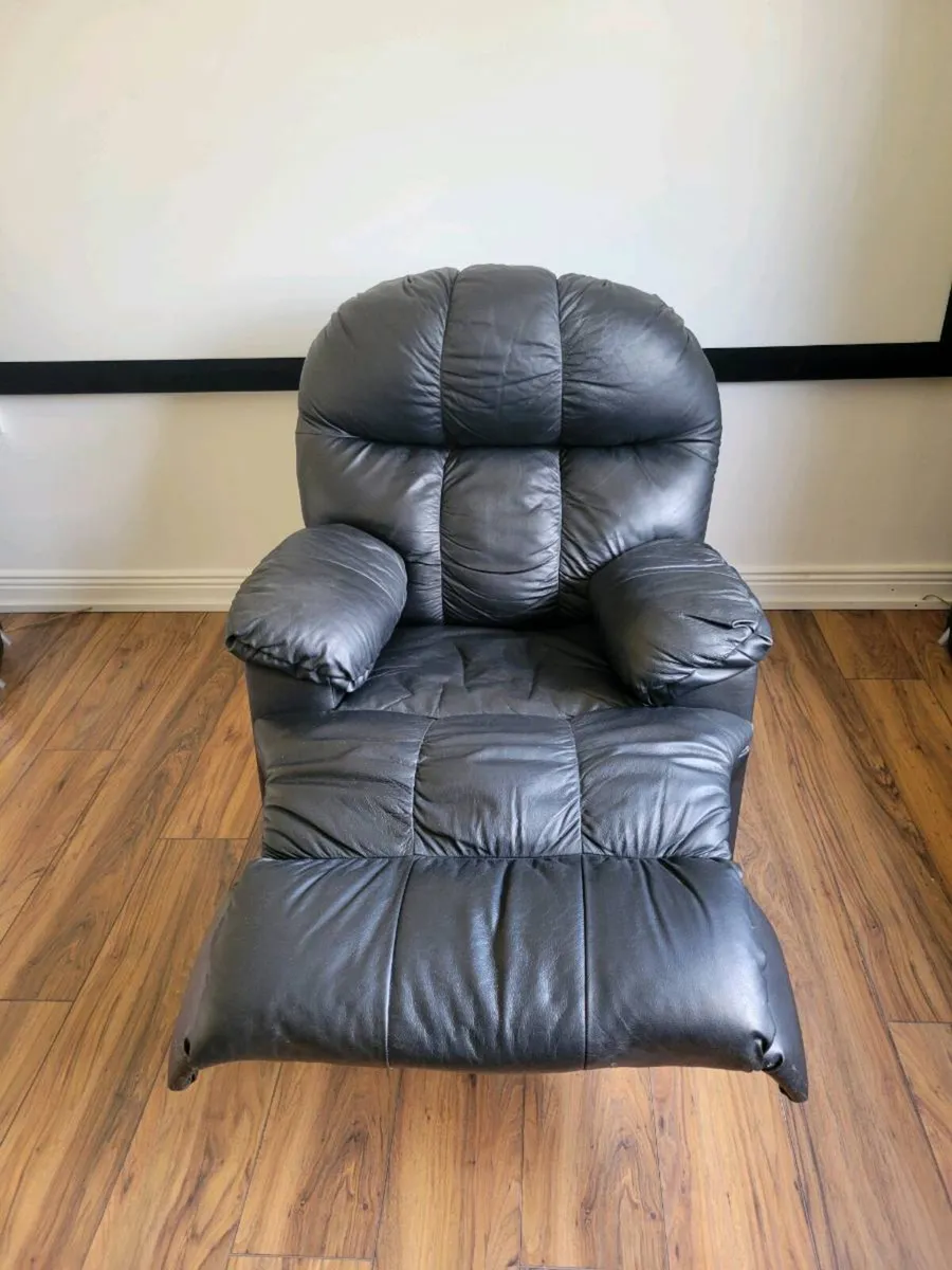 Leather recliner armchair - Image 3