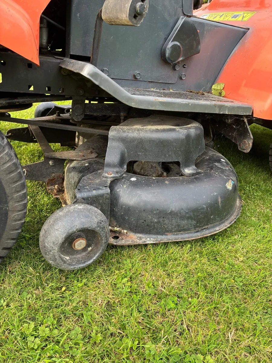 Husqvarna ride on lawnmower - Image 4