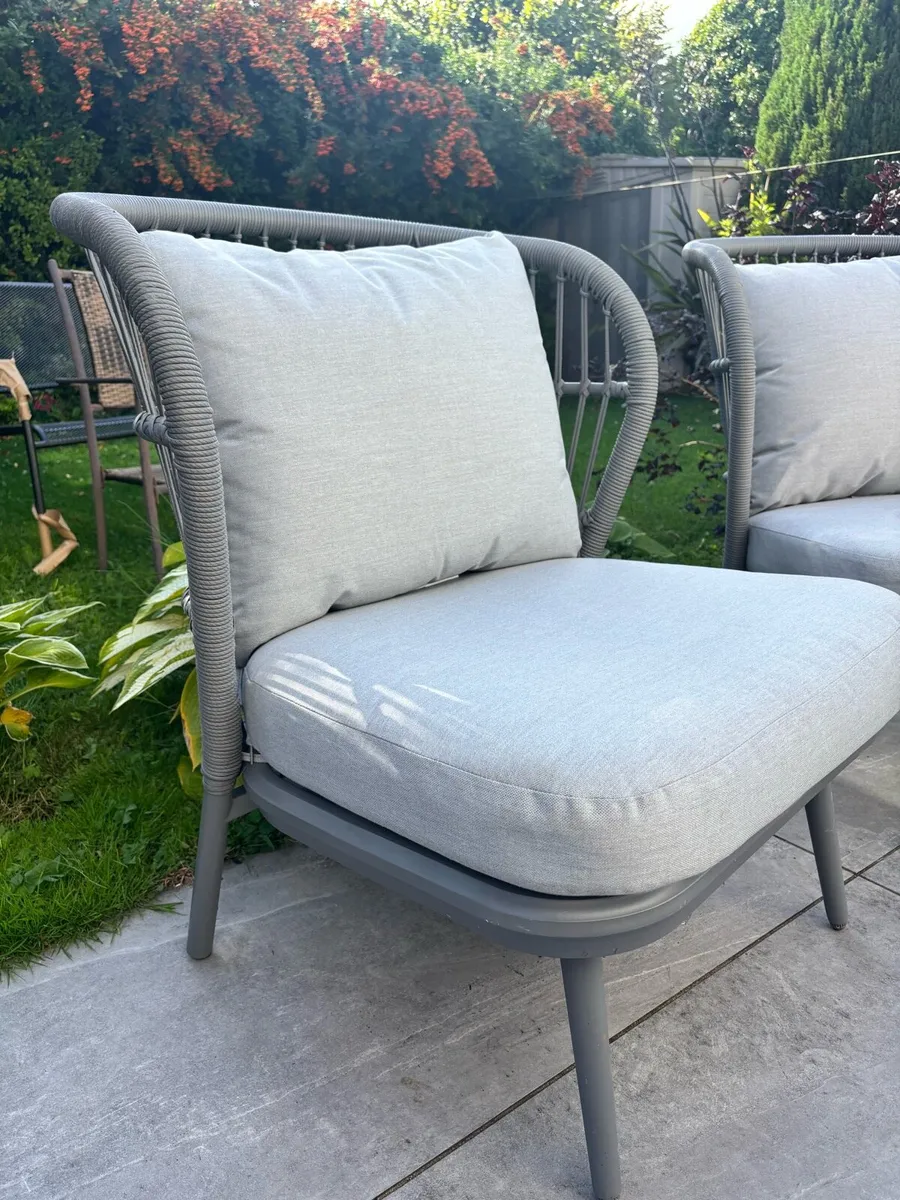 Patio furniture - Image 3