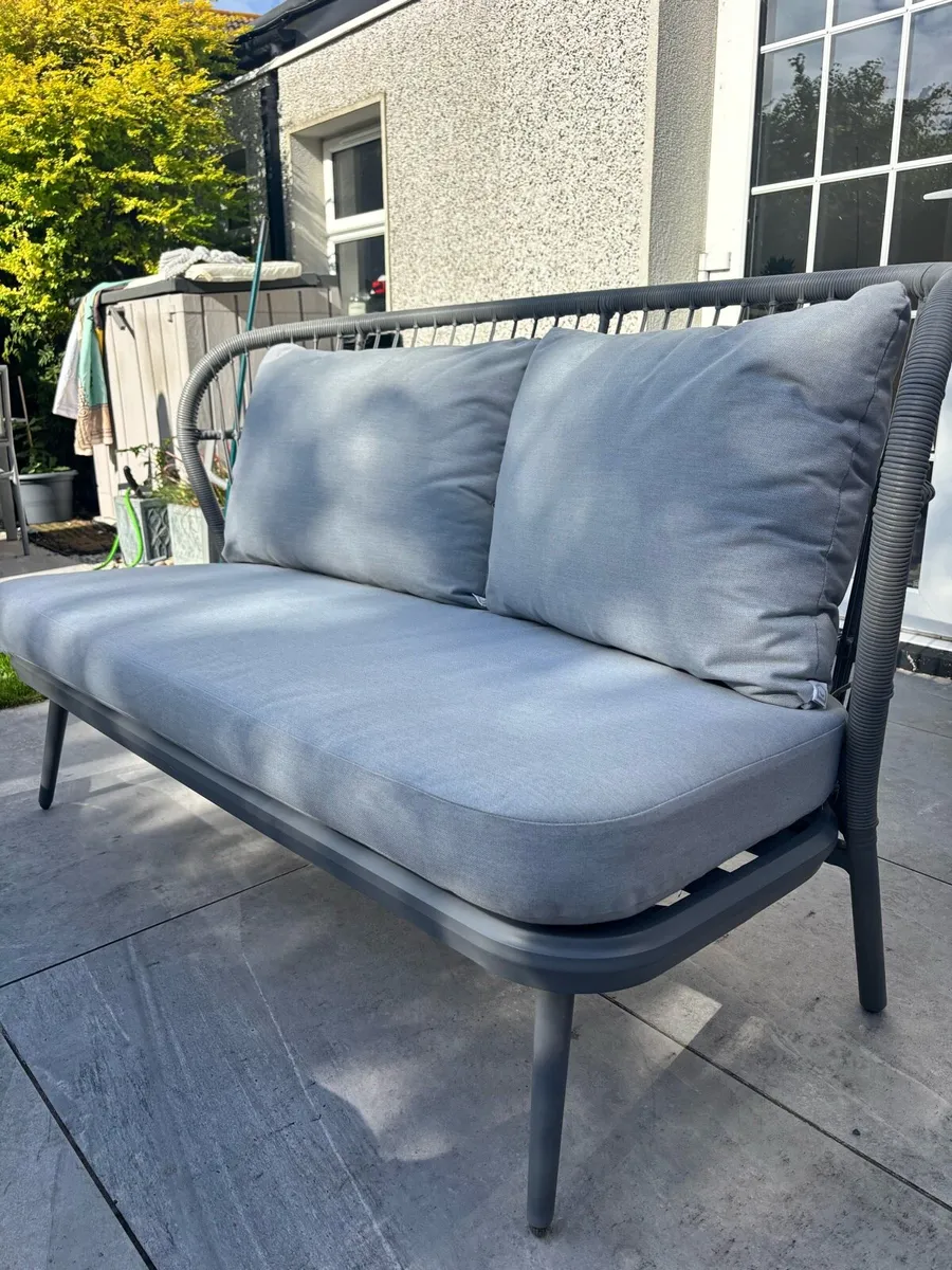 Patio furniture - Image 4
