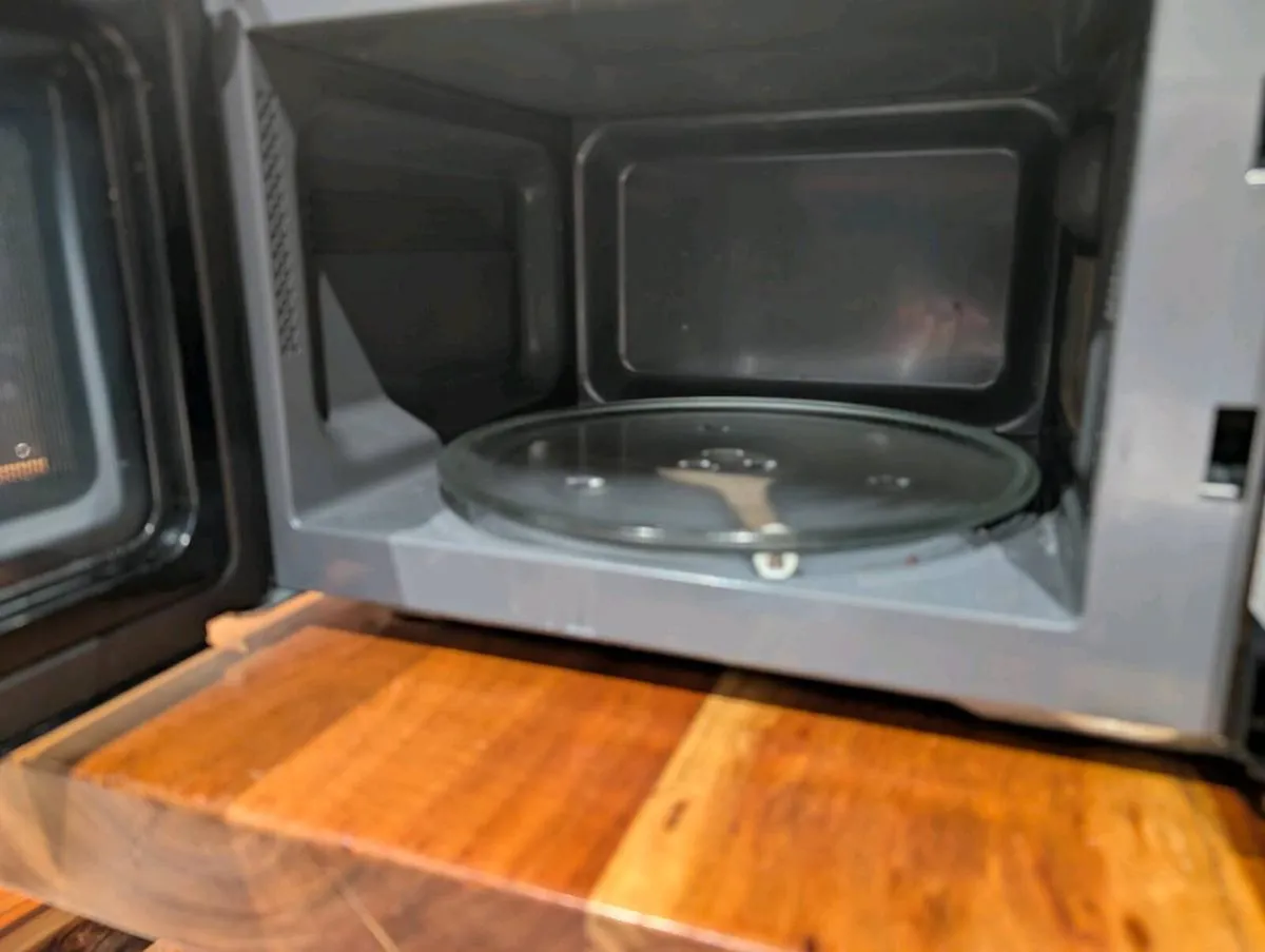 Bosch Series 2 Microwave – 20L, 800W - Image 3