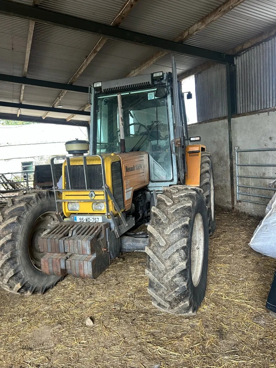 Renault tractor - Image 2