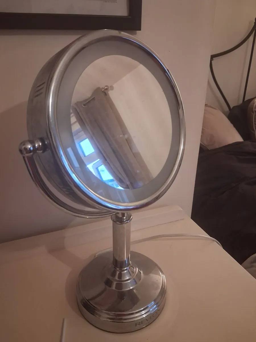 Light up Makeup Mirror - Image 3