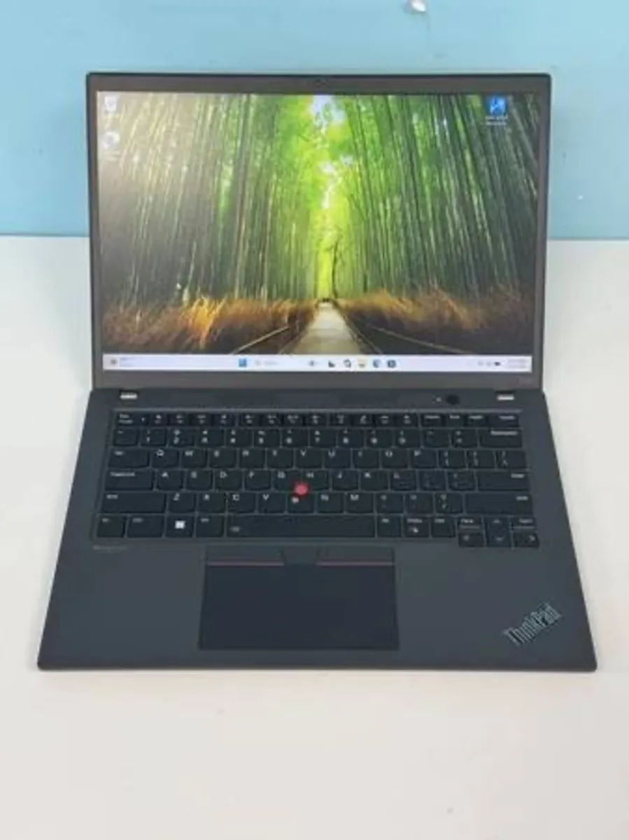 ThinkPad T14s Gen 3 pristine - Image 1
