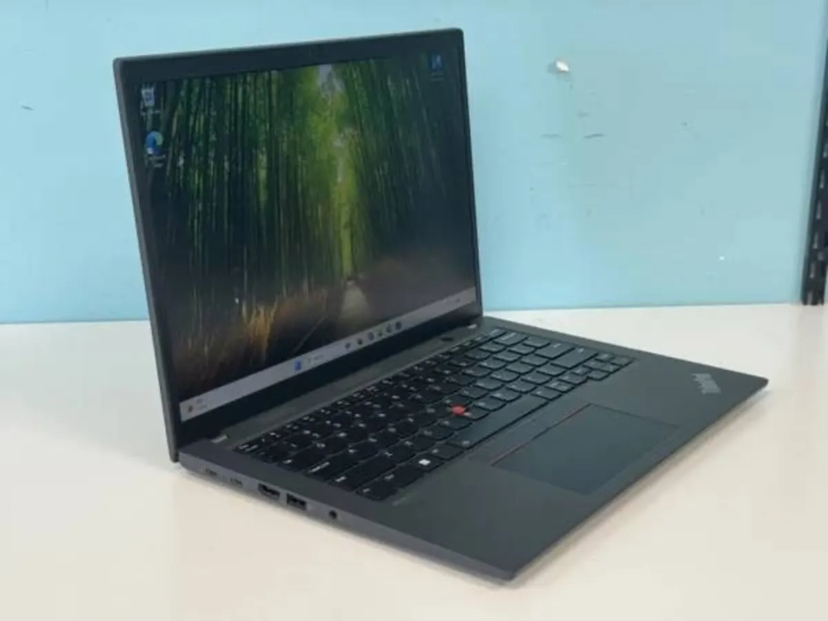 ThinkPad T14s Gen 3 pristine - Image 2
