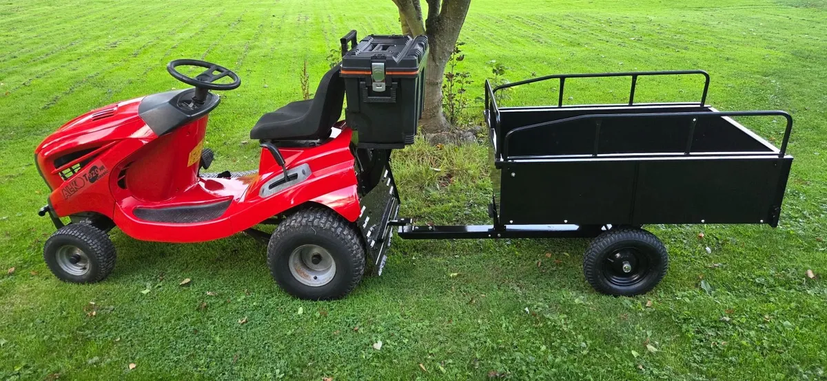 Ride on and trailer - Image 2