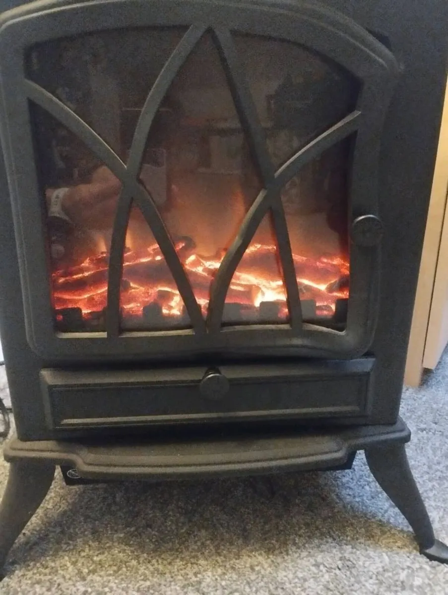 Electric fireplace - Image 1