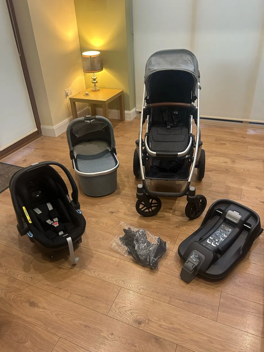 UppaBaby Vista V2 Travel System - Image 1