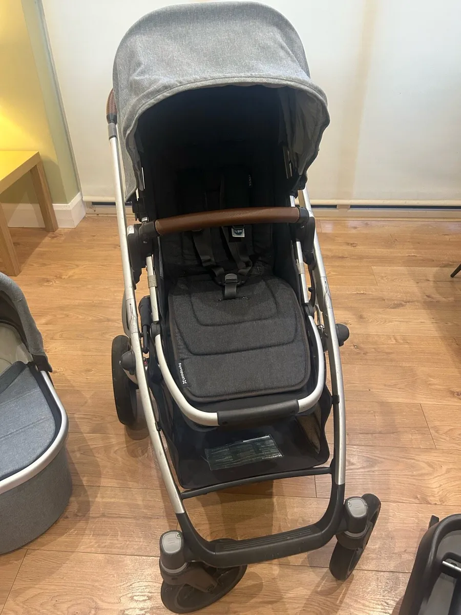 UppaBaby Vista V2 Travel System - Image 4