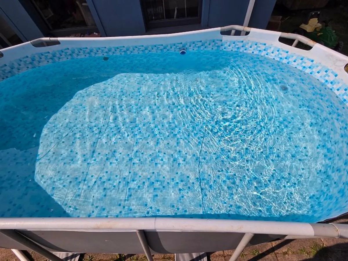 Swimming pool - Image 2
