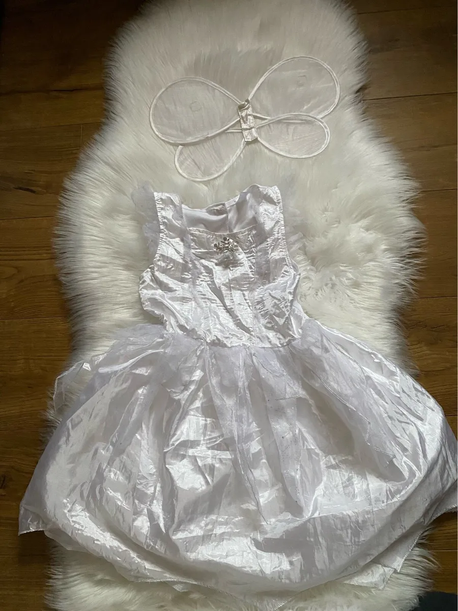 Bundle of used fancy clothes, dresses, costumes .. - Image 3