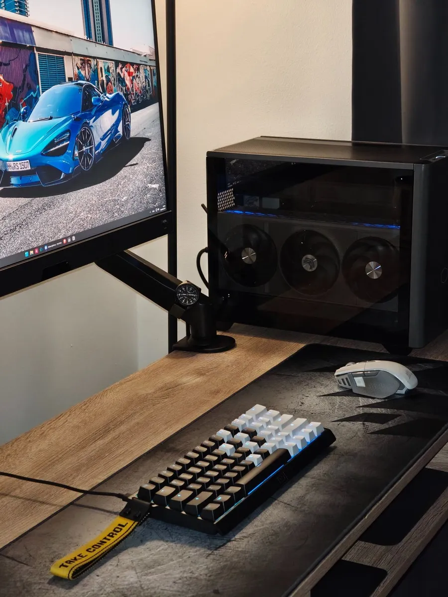 Mini ITX Gaming PC (RX 9070) - Image 1