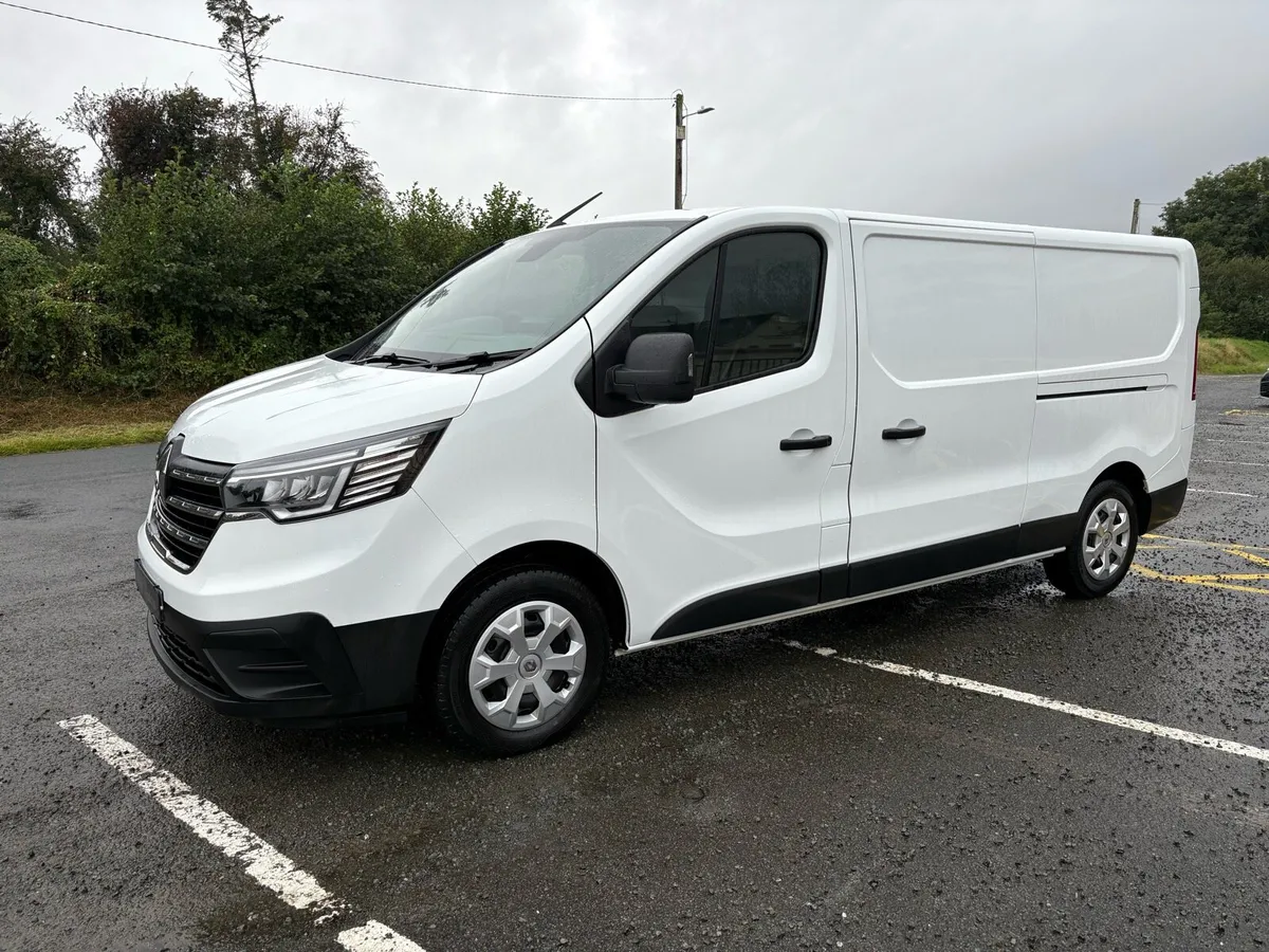2023 (231) RENAULT TRAFIC BUSINESS + - Image 4