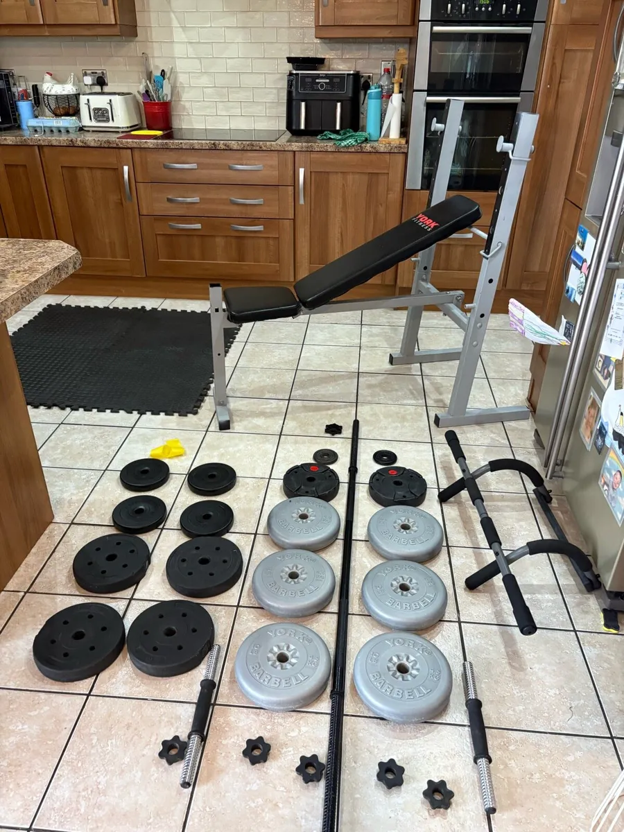 WEIGHT BENCH + CHIN UP, 50KG WEIGHT, MATS, BARS! - Image 1
