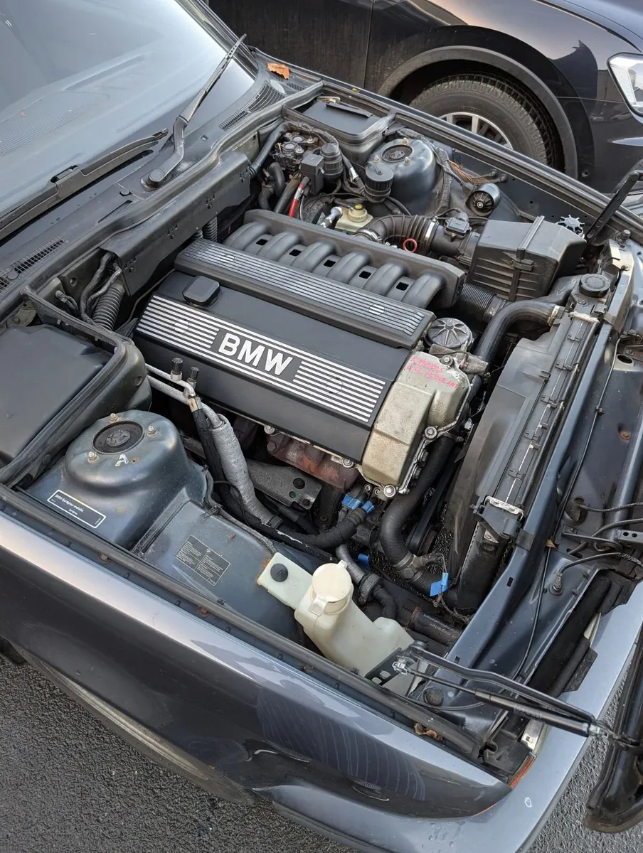 BMW 5-Series 1995 E34 Touring - Image 4