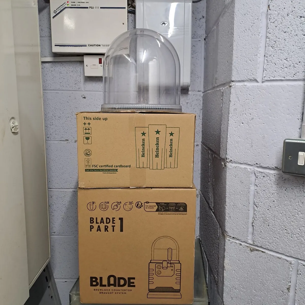 Blade beer dispencer