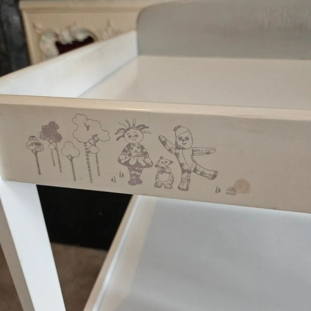 Changing Table - Image 3
