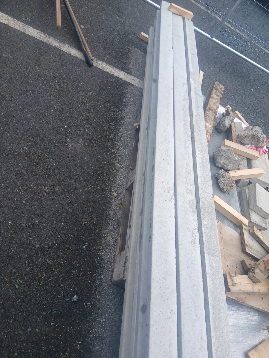 Wooden fence panels posts and boards - Image 2