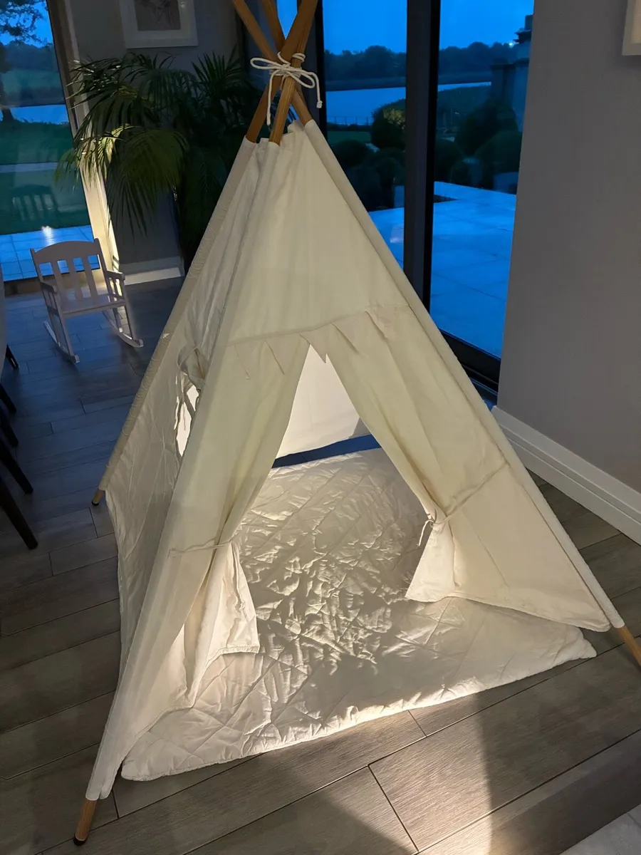 Girls Teepee Tent - Image 1
