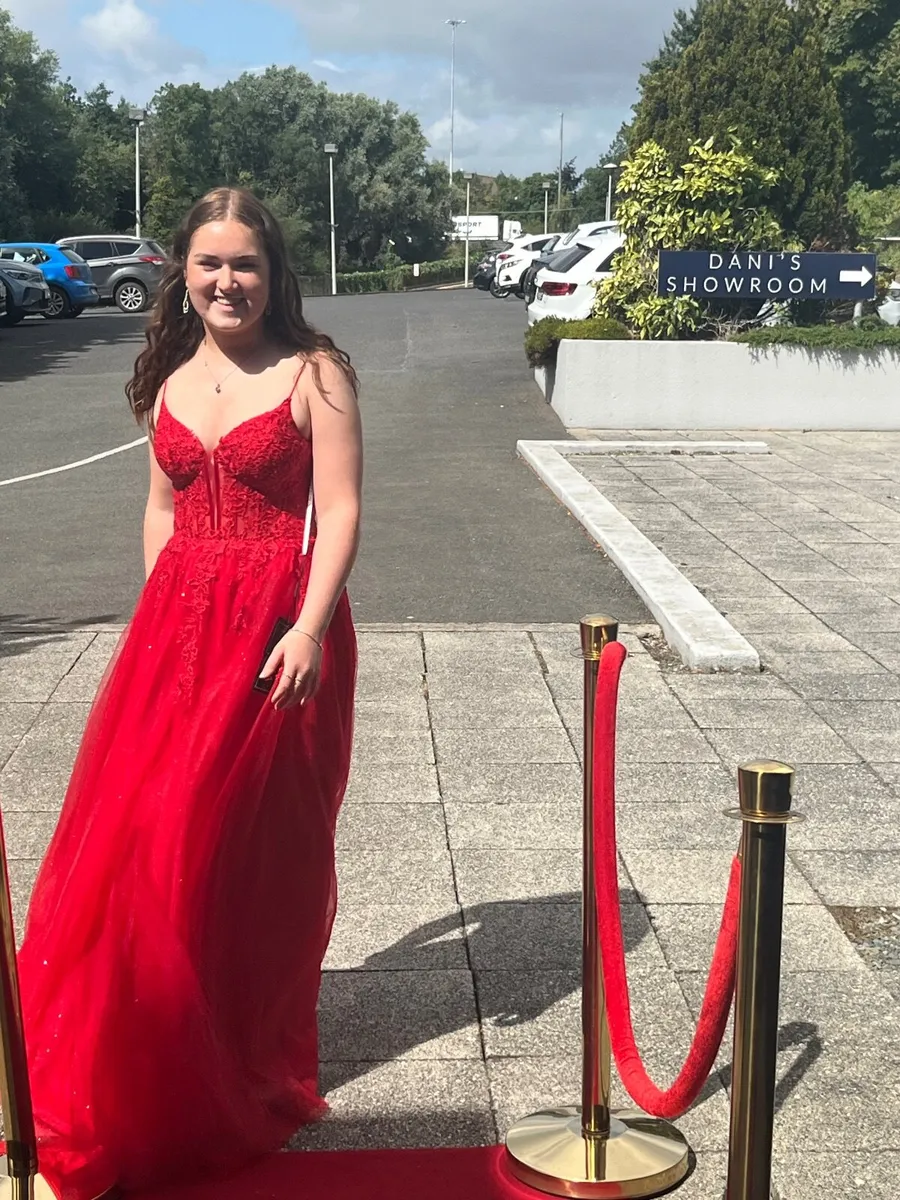 Fabulous Red Debs dreas - Image 1